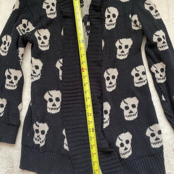 Signature Skull Cardigan - Picture 5 of 8